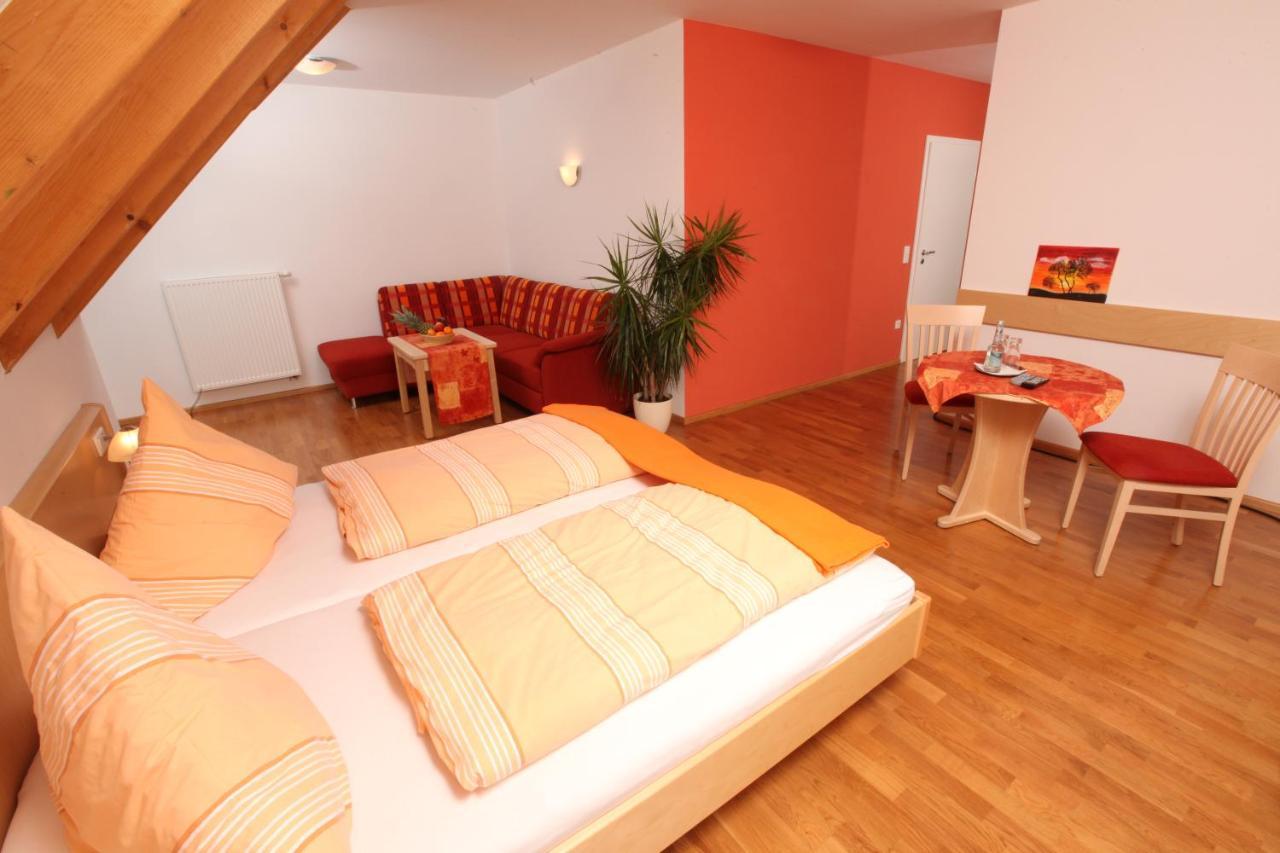 Gasthof-Pension Brauner Hirsch In Alfeld - Mittelfranken エクステリア 写真